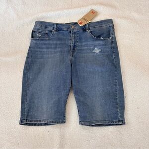 Size 16 Levi’s Bermuda Jean Shorts